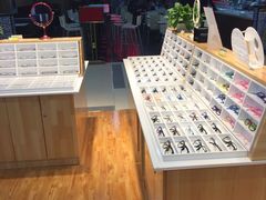 -MiRi眼镜连锁·蔡司·尼康控优点合作店(莘庄店)