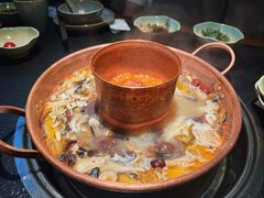 -菌自由丨野生菌火锅特色庭院餐厅(丽江古城店)