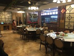 大堂-醉美东江·三文鱼·烧鸡公