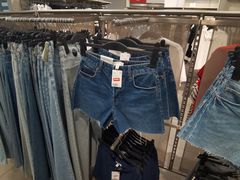 -H&M(鹏欣水游城店)