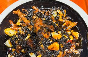 Salted Vegetable Braised Chicken Feet