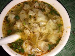 -碑亭巷老王柴火馄饨