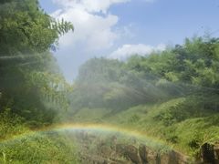 -雪山彩虹谷景区
