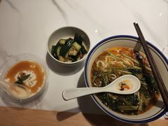 -窄巷口生烫牛肉米线(客村店)