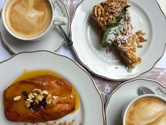 -Majestic Café