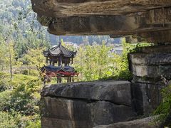 -梭布垭石林景区