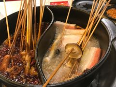 -两三事小郡肝串串香火锅(桂庙店)