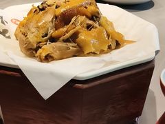 -头上红煨盐鸡·非遗院子餐厅