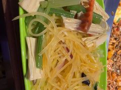 凉菜双拼-山河屯铁锅炖鲜鹅·东北菜(开发区一店)