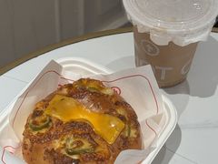 -HOT CRUSH趁热集合·现烤面包(环球港店)