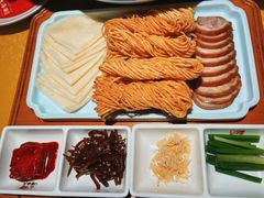 金丝小馓配肘花-大海碗·炸酱面·烤鸭·京菜(天坛店)