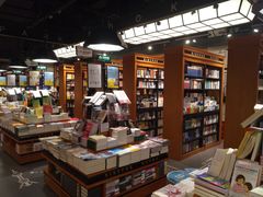 -西西弗书店&矢量咖啡(凯德晶萃广场店)