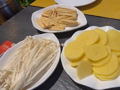 -四季喧黔味豆米火锅(万达广场店)