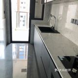 窗台、窗边也全部采用石英石上墙