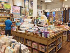 -猫的天空之城概念书店(杭州南宋御街店)