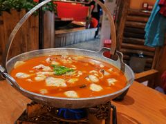 -老滇山寨•云南特色菜•地方菜•民族风情歌舞表演(金碧店)