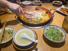 -洱火云南酸菜牛肉火锅(石景山当代商城店)