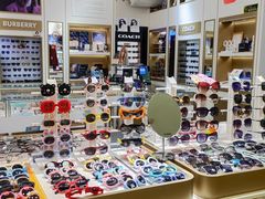 -美式眼镜·授权蔡司.依视路.尼康.豪雅.明月(人民广场店)