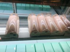 -顶东面包花园·生日蛋糕(世博店)