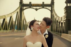 -雪中彩影婚纱摄影·微光艺术中心