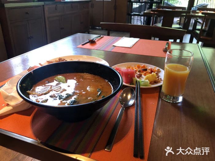 九寨鲁能希尔顿度假酒店·開图片