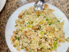 咸鱼鸡粒炒饭-新鸿发咖啡美食