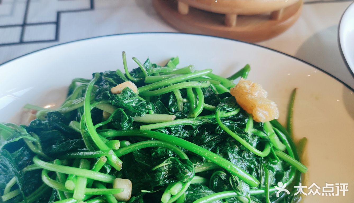 新派客家菜，新鲜食材，传统手艺。