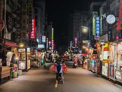 -六合夜市