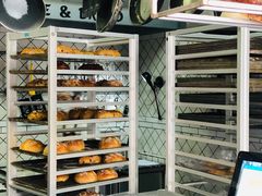 面包甜点陈列柜-Juicy Bakery(大学路店)