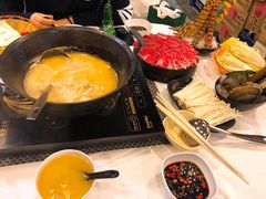 -鲜入围煮花胶鸡海鲜火锅