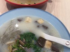 -小杨生煎(金山百联购物中心3楼店)