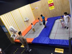 -蹦贝运动中心·蹦床·攀岩·闯关(龙岗店)