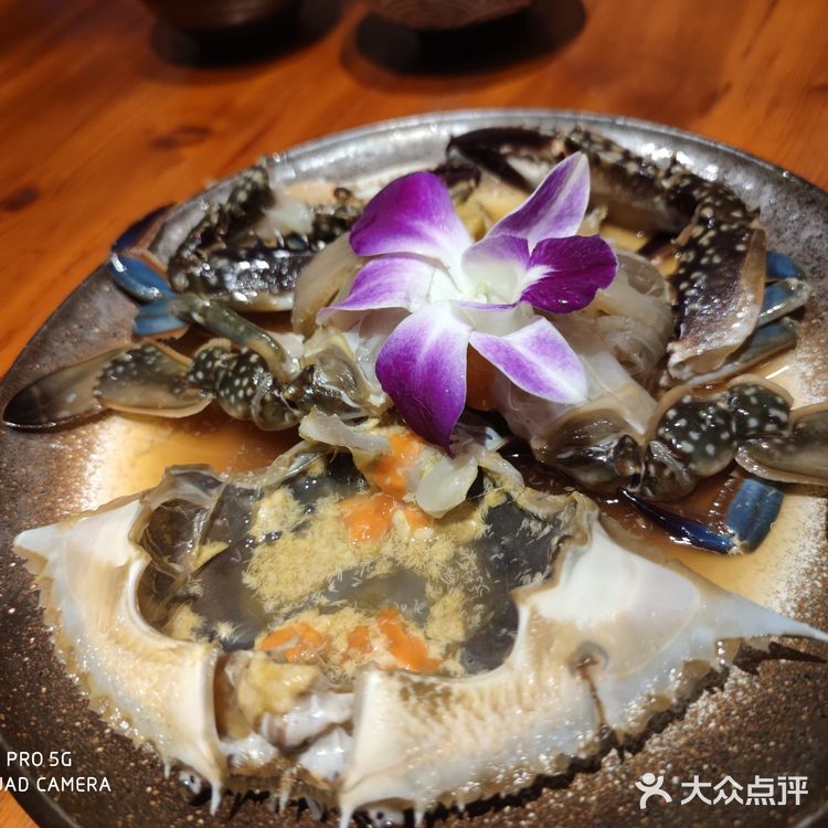 炸黄鱼也是外表被炸的特别酥脆,就是一定要趁热吃