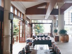 -亚龙湾喜来登·美景台大堂吧