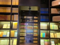 -钟书阁(松江泰晤士小镇店)