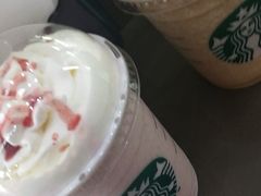 草莓白巧克力星冰乐-星巴克(南京新百店)