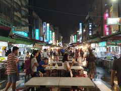 -六合夜市