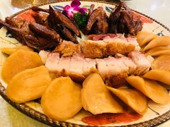 -东豪园林海鲜酒家(南港路辅路店)