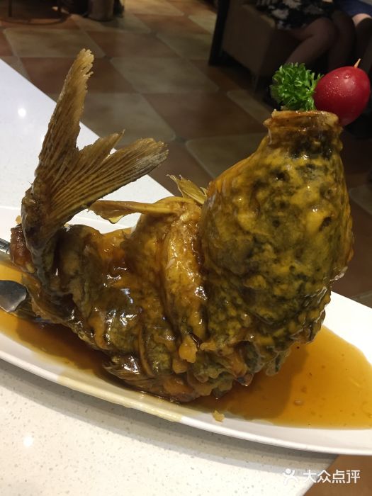 闫府私房菜·百年鲁菜(恒隆店)糖醋鲤鱼图片