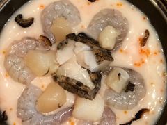 -老牌坊云南鱼豆花火锅(爱建店)