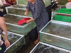 -拉威海鲜市场