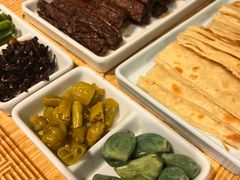 烙饼卷带鱼-十六中酱肉·烧烤·京菜小馆(五方桥旗舰店)