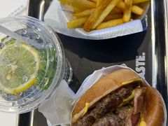 -TRIPS BURGER(大钟寺店)