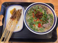 -云阿蛮云南生烫牛肉米线(奉贤路店)