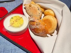 前菜面包-弦月窗LUNETTE BY AMANDA(复兴路店)