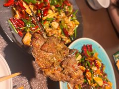 -曼听小寨海鲜烧烤·大连辣炒大王(盖州街店)