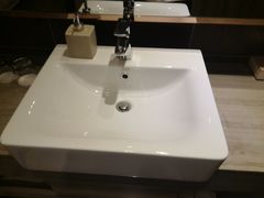 -西安大雁塔科技大学地铁站亚朵酒店