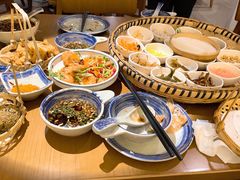 -包整·丝娃娃(一览甲秀楼风景店)