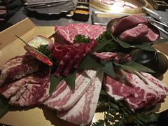 -铭牛烧肉·和牛海鲜自助(高新月牙湖店)