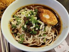 招牌传统麻辣面-聚合鑫东北熏酱熟食麻辣面(长阳店)